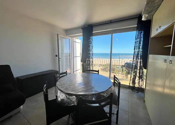 Chau Apartment *